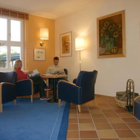 Auf Hiddensee Im Ort 클로스터