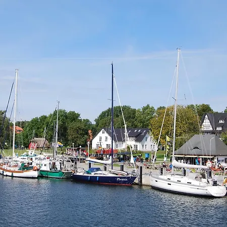 호텔 Auf Hiddensee Im Ort *