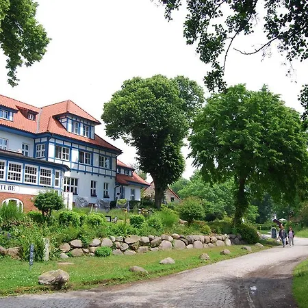 Auf Hiddensee Im Ort 클로스터